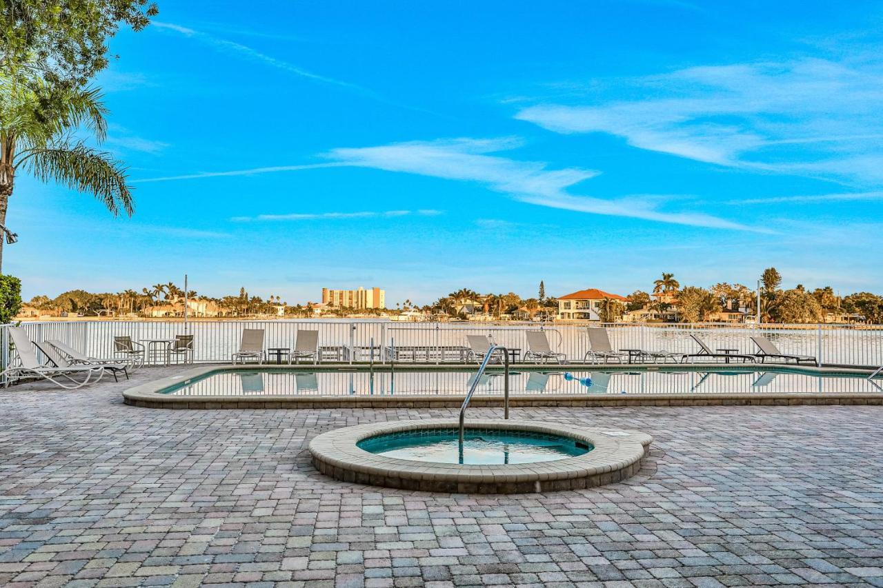 Апартаменты Palms Of Treasure Island 405 Сант Пит Бич Экстерьер фото